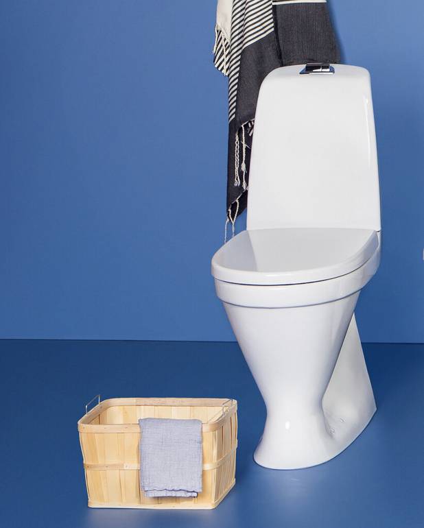 Toalettstol Nautic 1546 - s-lås, hög modell, Hygienic Flush - Ceramicplus: städa snabbt & miljövänligt
Hygienic Flush: öppen spolkant för enklare rengöring
Hög sitthöjd för högre bekvämlighet
