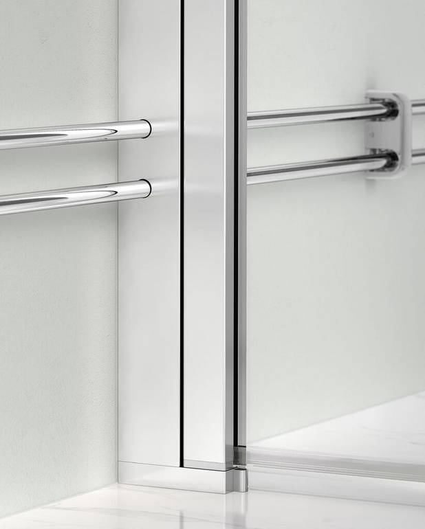 Square badekarsdør - Vendbar højre/venstre-montering
Tilpassede dørprofiler for hurtig og simpel montering
Hærdet sikkerhedsglas, 6 mm