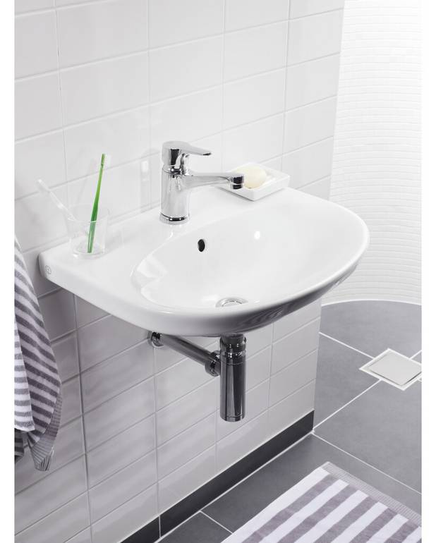 Håndvask Nautic 5570 - til bolt-/konsolmontering 70 cm - Rengøringsvenligt og minimalistisk design
Ellipseformet bassin og god afsætningsplads
Til montering med bolte eller konsol