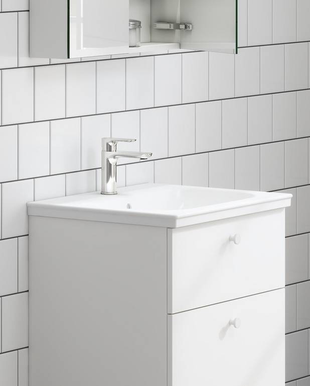 Tvättställ för badrumsskåp Artic - 60 cm - Passar till Artic kommodskåp 60 cm
Tillverkat i hygieniskt, hållbart och tätsintrat sanitetsporslin
Kan även monteras frihängande på vägg med bult