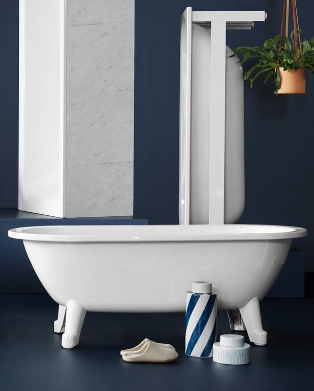 Brīvi stāvošā vanna Duo - 1680 x 730 - Divi atliekti galvgaļi, vanna piemērota divām personām.
Augstākās kvalitātes titāna sakausējuma tērauds
Regulējamas kājiņas, vanna ir stabila arī uz nelīdzenas grīdas