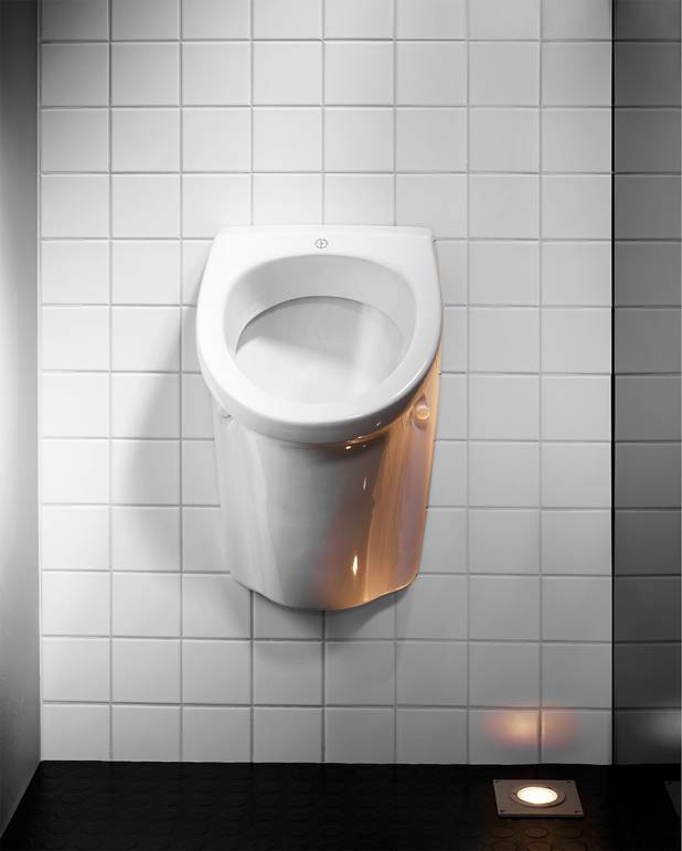 Urinal - Med dold eller öppen vattenanslutning
Passar lika bra i offentlig miljö som i hemmet
Tillverkad i hygieniskt, hållbart och tätsintrat sanitetsporslin