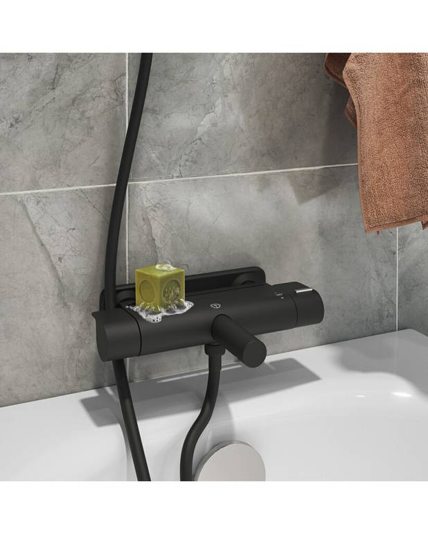 Estetic armatur til badekar – termostat - Including smart shelf for more storage space
Maintains even water temperature during pressure and temperature changes
Combines nicely with our various shower sets