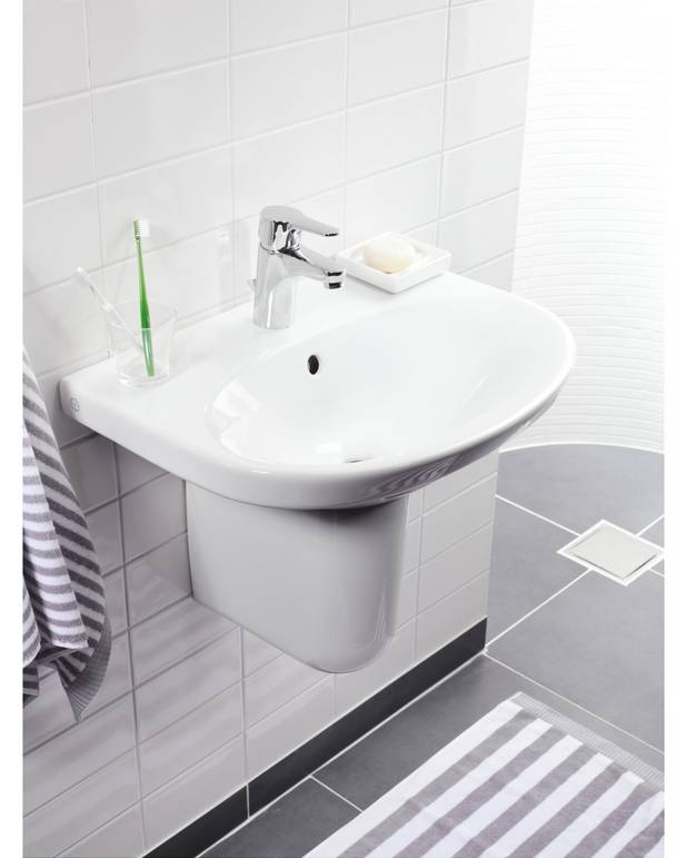 Servant Nautic 5565 – for bolt/bærejern 65 cm - Enkelt å rengjøre og med minimalistisk design
Elliptisk basseng med generøse oppbevaringsflater
Ceramicplus: rengjør raskt og miljøvennlig