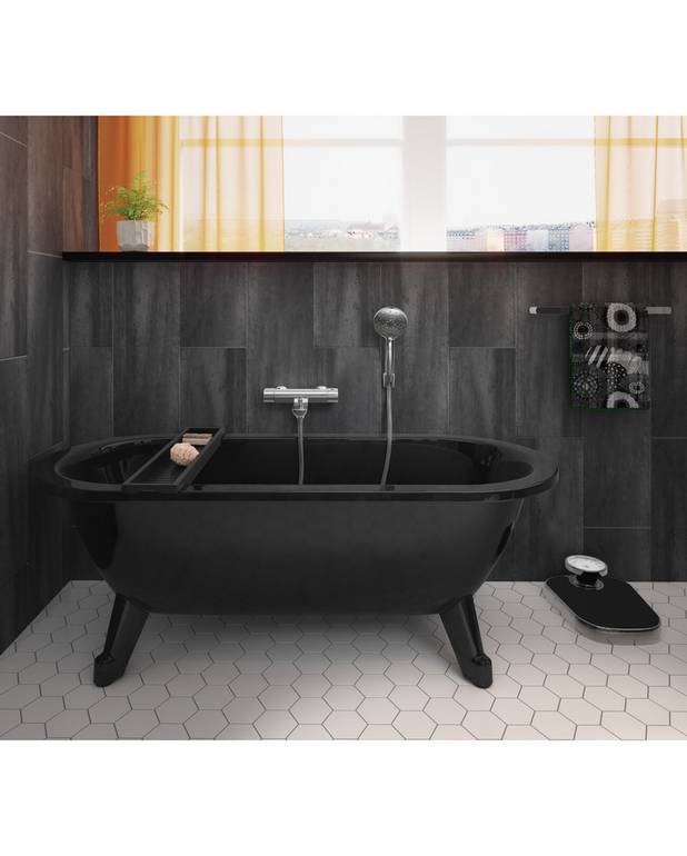 Frittstående badekar Duo – 1580x680 - To skrå hodeender, passer til to personer.
Titanlegert stålplate av høyeste kvalitet
Justerbare ben, karet står stødig også på ujevne gulv