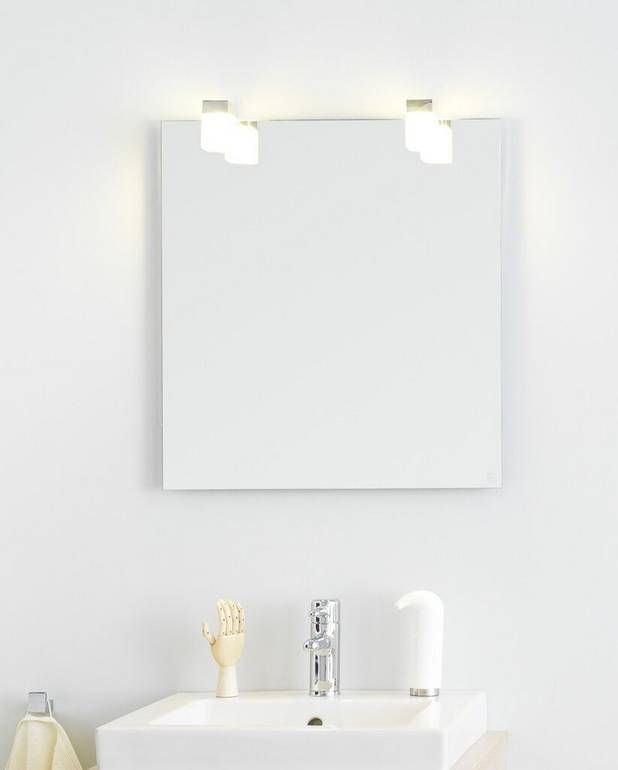 Bathroom mirror Artic - 45 cm - For permanent installation on wall
Protection class IP44
LED lighting