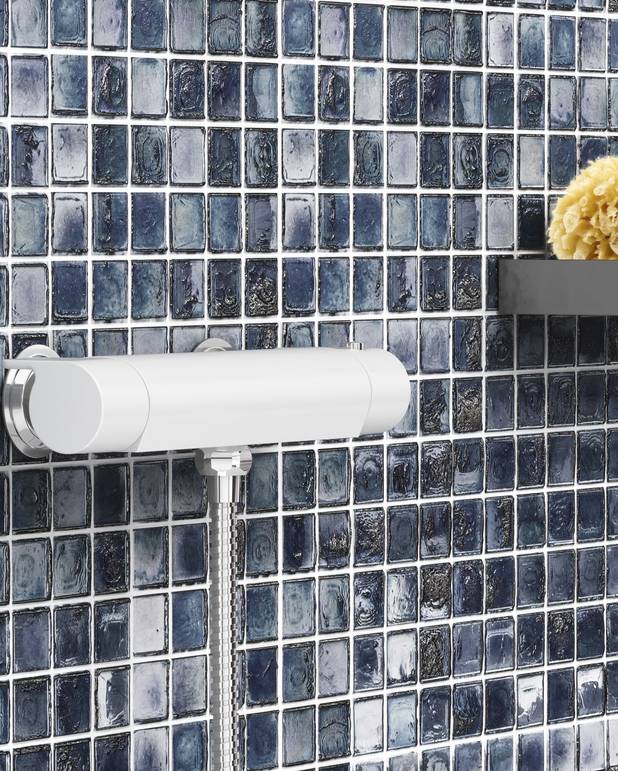 Shower faucet Estetic - thermostat - Safe Touch reduces the heat on the front of the faucet
Maintains even water temperature
Available in chrome, matte black and matte white