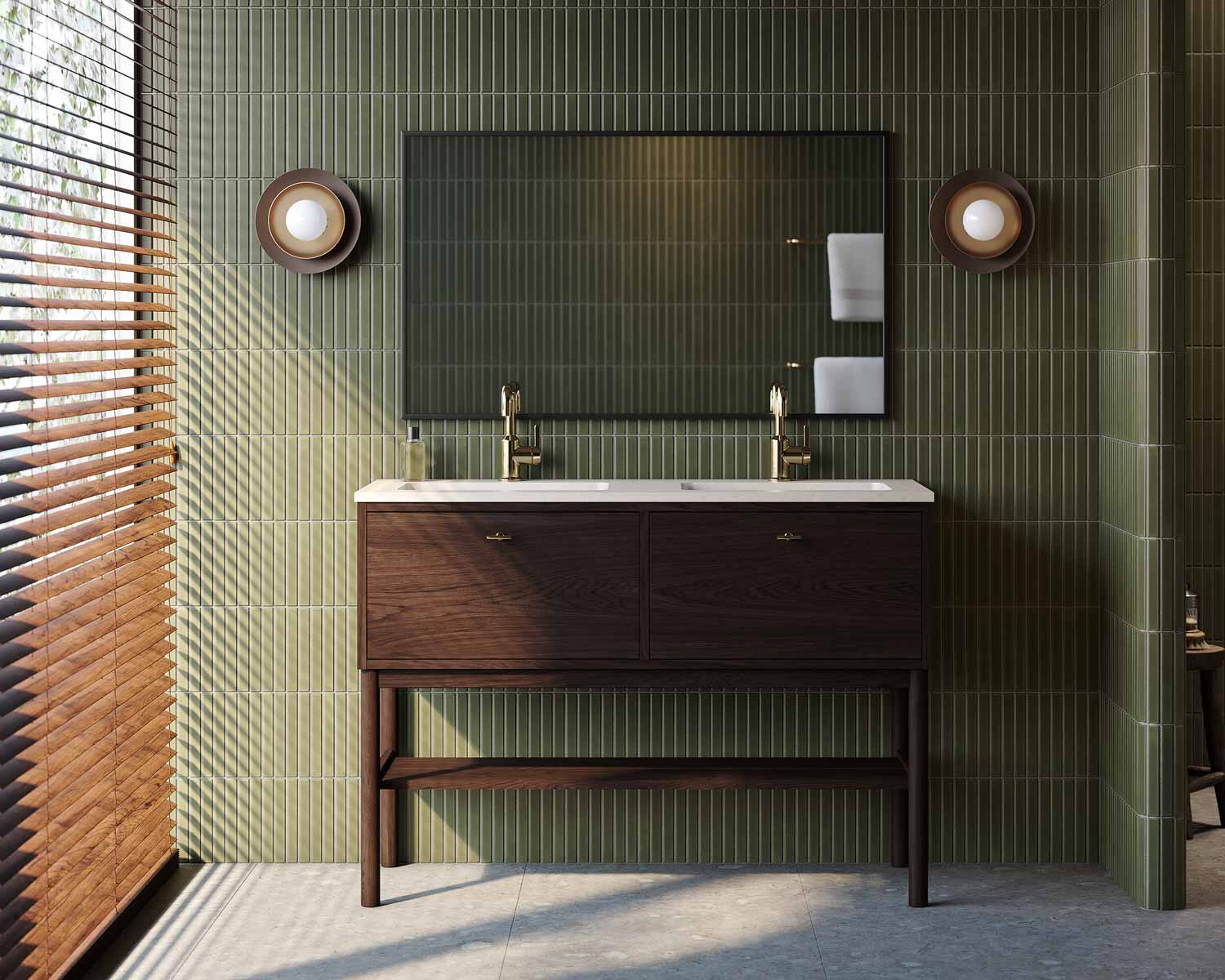 Ducentic vonios baldai iš tamsaus ąžuolo su dvigubais žalvariniais maišytuvais įrengti žaliame vonios