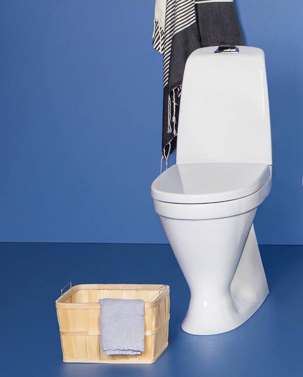 Toalettstol Nautic 1546 - s-lås, hög modell, Hygienic Flush - Ceramicplus: städa snabbt & miljövänligt
Med öppen spolkant för enklare rengöring
Hög sitthöjd för högre bekvämlighet