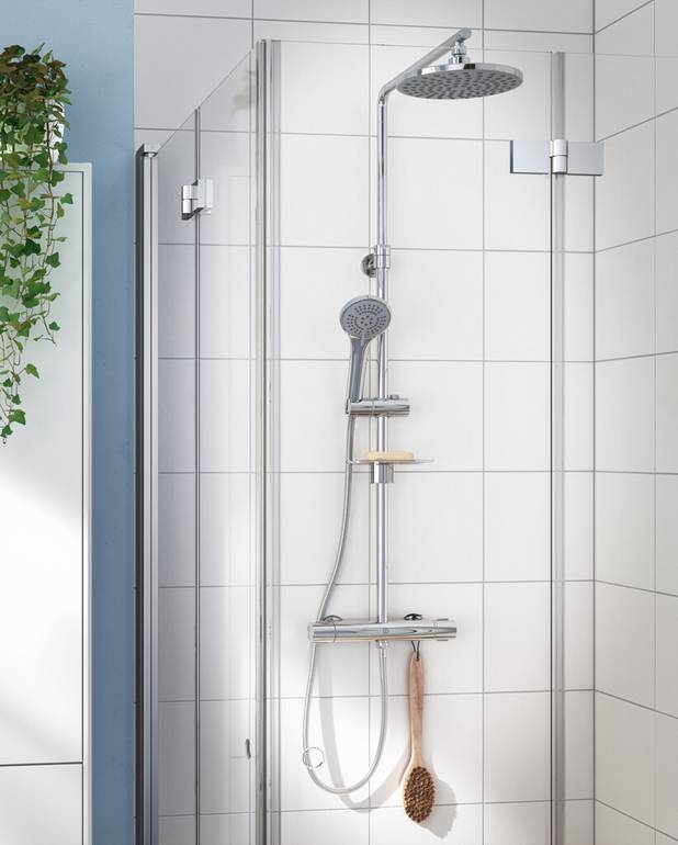 Shower column New Nautic 2.2 - Safe Touch reduces the heat on the front of the faucet
Maintains even water temperature upon pressure and temperature changes
Completed with ceiling shower set