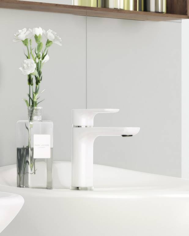 Small bathroom sink Estetic 410350 - for bolt mounting 50 cm - Completely concealed brackets for neat installation
Porcelain push-down valve
Ceramicplus for quick, eco-friendly cleaning