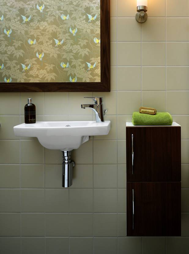 Väikevalamu Logic 5197 - polt-/kandurkinnituseks 50 cm - Väike mudel sobib kitsastesse ruumidesse
Peidetud kandurid tähendavad nägusat paigaldust
Ceramicplus: kiire ja keskkonnasõbralik puhastus