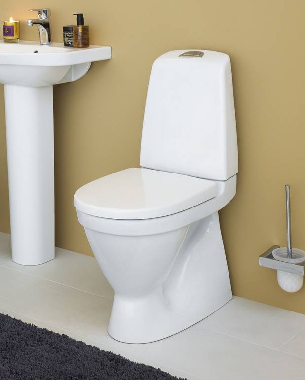 Toilet Nautic 1510 - hidden P-trap, Hygienic Flush - Easy-to-clean and minimalistic design
With open flush edge for simplified cleaning
Full-coverage condensation-free flush tank