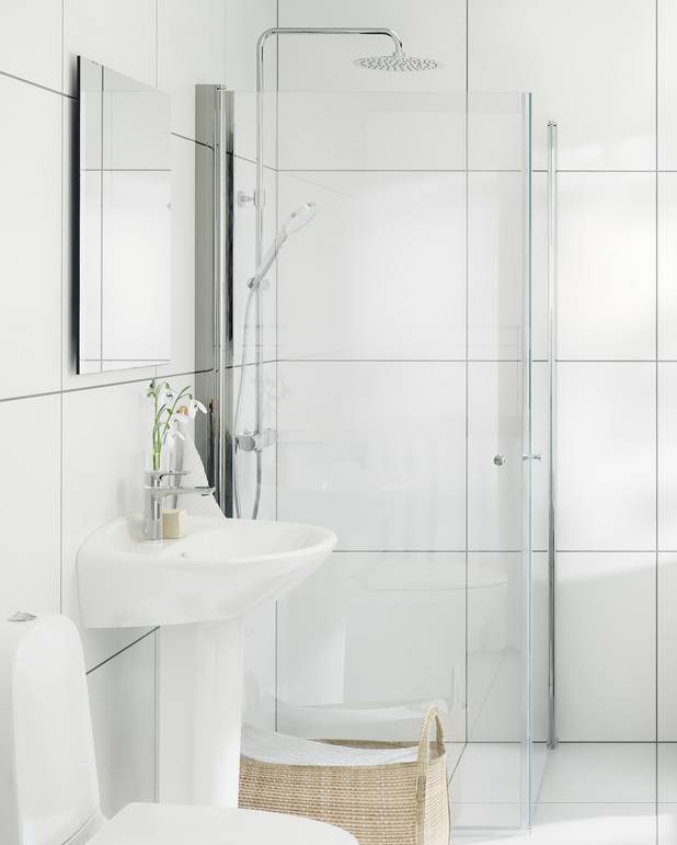  - Верхний душ, имеющий сверхтонкую насадку, с увеличенным расходом воды 
3-режимный ручной душ с кнопкой
Функциональный смеситель с классическим дизайном из Скандинавии