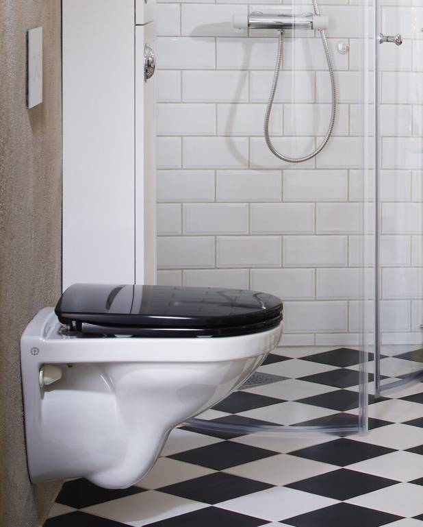 Toalettsits Logic - Hårdsits - Passar alla toaletter i Logic-serien
Soft Close (SC) för tyst och mjuk stängning