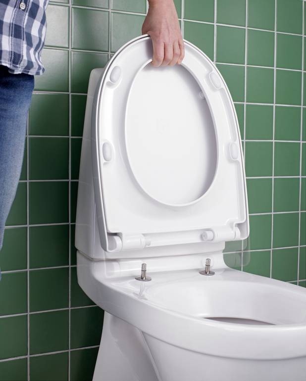 Toilet Nautic 5510 - skjult P-lås - Rengøringsvenligt og minimalistisk design
Heldækkende kondensfri skyllecisterne
Ergonomisk forhøjet skylleknap
