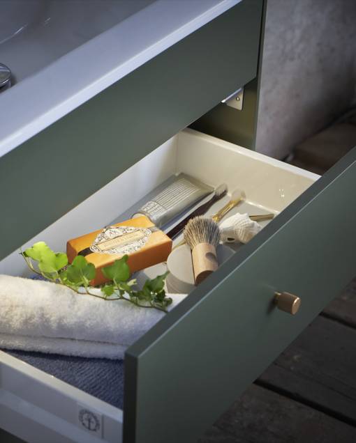 Drawer light - Installed in drawers for Vanity units Graphic or Artic
Sensor turns on light only when drawer is open
Delivery includes IP44-class transformer