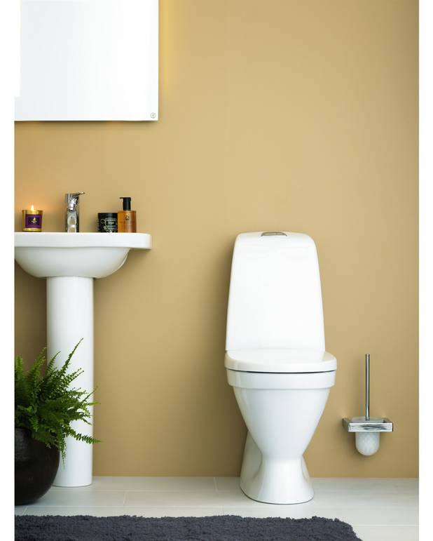Tualetes podi Nautic 1546 — S veida savienojums, paaugstināts modelis, atklātā skalošanas mala „Hygienic Flush“ - Viegli kopjams un minimālistisks dizains
Virsma vietā, kurā tiek nolaists ūdens, ir atklāta, atvieglojot tīrīšanu
Paaugstināts tualetes pods papildus ērtībām