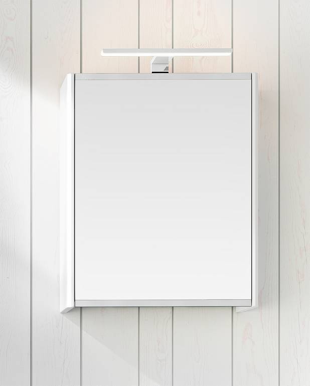 Peegelkapp Graphic - 45 cm - Peegel ka ukse siseküljel
Peegli alaservad mati viimistlusega näpujälgede vältimiseks
Uks Soft Close funktsiooniga pehmeks sulgumiseks