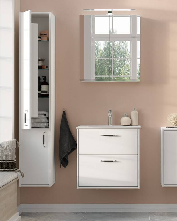 Skapītis Artic – 60 cm - Porcelāna izlietne ar modernu dizainu un plašām virsmām visiem jūsu piederumiem
Pop-up sifons ar viedo tīrīšanas funkciju
Izgatavots no mitruma izturīgiem materiāliem