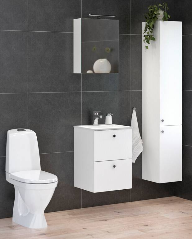 Peegelkapp Graphic Base - 45 cm - Kahepoolsed peegeluksed
Vaikselt sulguvad uksed
2 liigutatavat klaasriiulit
