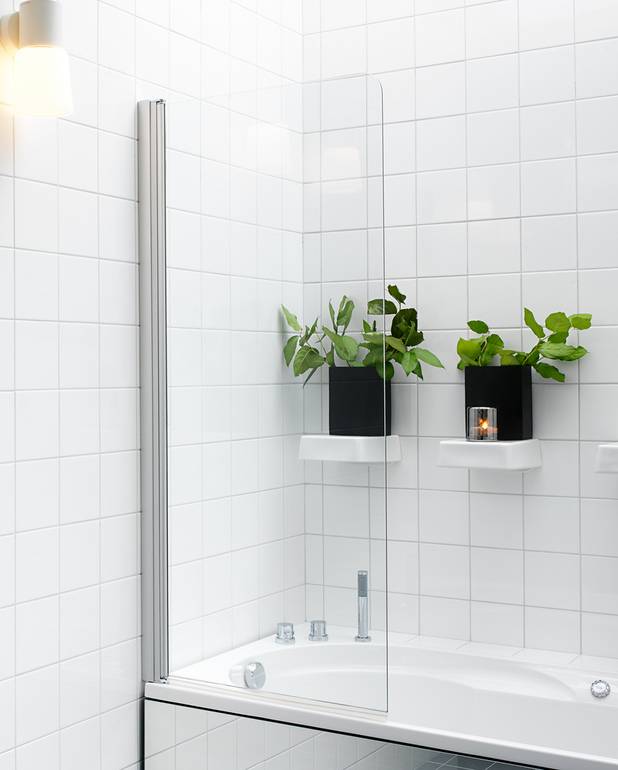 LB badekarvegg med forkrommede profiler - Herdet sikkerhetsglass av høyeste kvalitet
Clear-glass sikrer rask og miljøvennlig rengjøring
Kan åpnes 180 grader