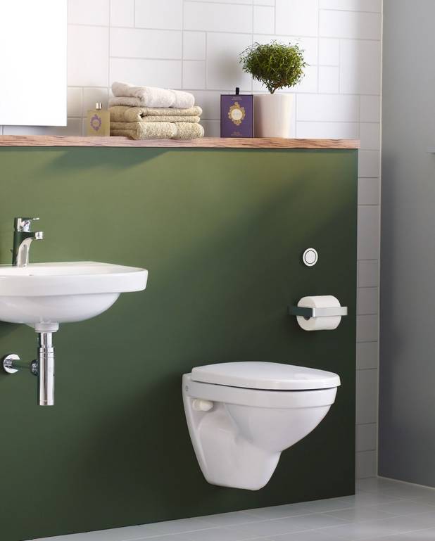 Vegghengt toalett Nautic 5530 - Enkelt å rengjøre og med minimalistisk design
Passer med våre Triomontfiksturer
Fleksibel boltavstand c-c 180/230 mm