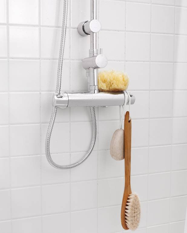 Shower mixer Nautic - thermostat - Safe Touch reduces the heat on the front of the faucet
Maintains even water temperature upon pressure and temperature changes
Completed with ceiling shower set
