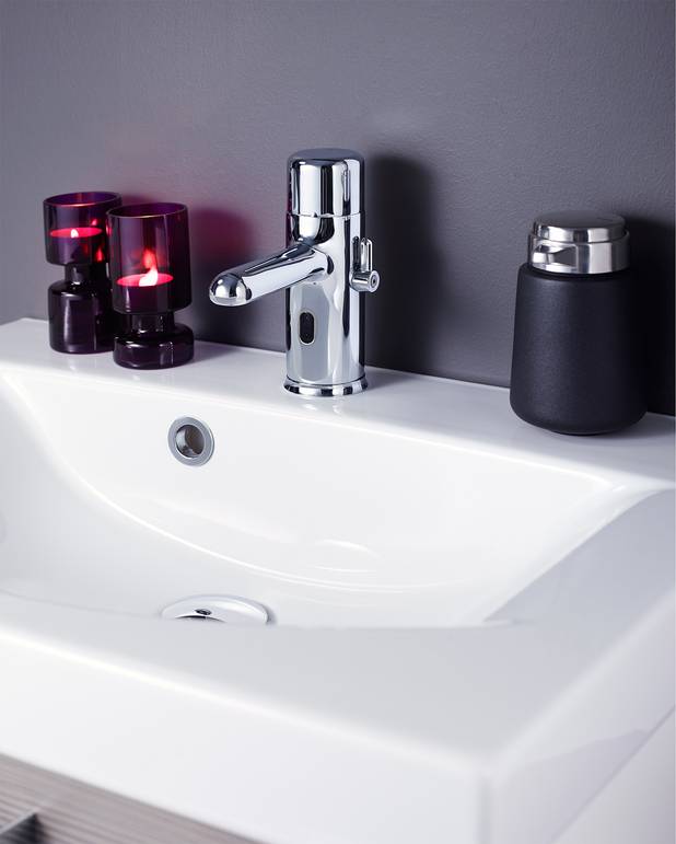Håndvaskarmatur Logic - sensorstyret - Batterier medfølger, sidder monterede i armaturet
Nem installation med selvkalibrering
Smart funktion til rengøring og beskyttelse mod hærværk