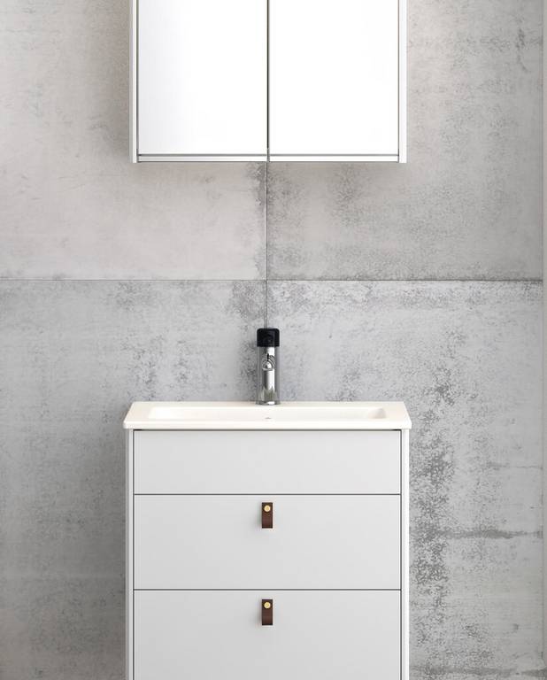  - Shallow depth for more space in the bathroom
For mounting on Graphic furniture
Made from hygienic, durable and densely sintered sanitary ware