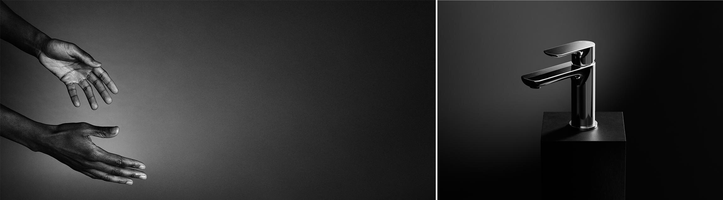 Två händer sträcker sig efter en Gustavsberg-blandare på en piedestal, framför en dramatisk, minimalistisk bakgrund.