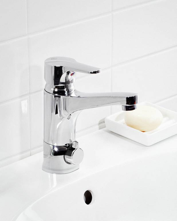 Bathroom sink faucet Nautic - 150 mm spout - Energy class A, saves water and energy 
Eco-start, 17°C when lever straight forward
Adjustable comfort flow and comfort temperature