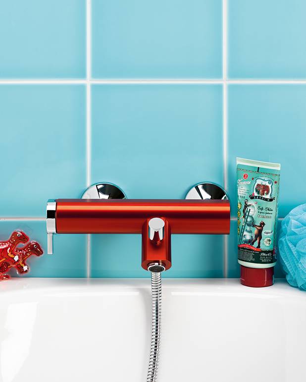 Смеситель для ванны Coloric с одной ручкой - Уникальный алюминиевый смеситель
Изготовлено из анодированного алюминия, хромированный, с защитой от царапин
Переключатель изменяет направление хода воды из ванной в душ