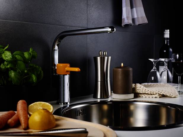 Kitchen mixer Logic - high spout - Energy class B, saves energy and water 
Adjustable comfort flow and comfort temperature
Optional coloured levers