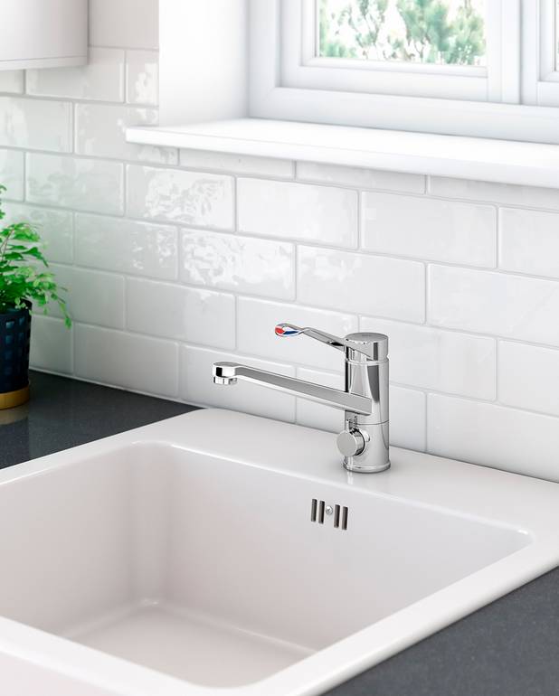 Kitchen mixer New Nautic - low Spout - Contains less than 0.1% lead 
Energy class A
Equipted with elongated lever