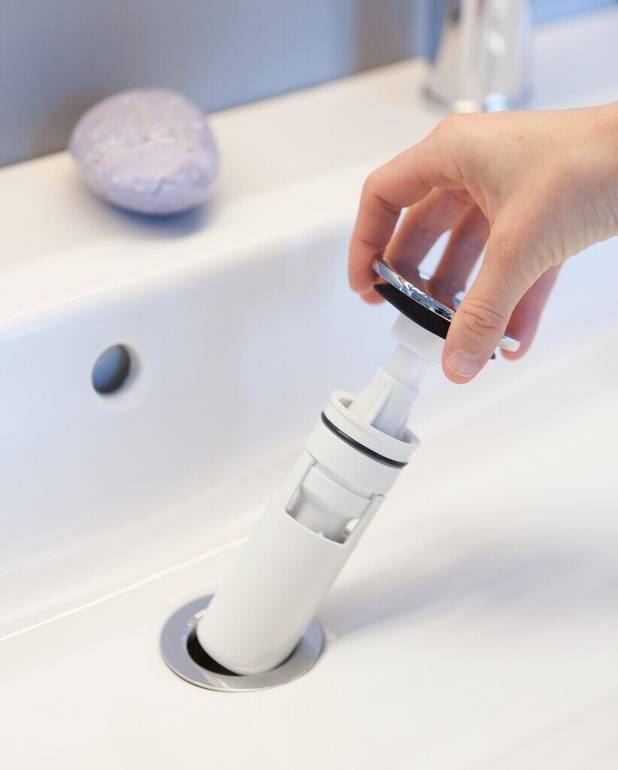 Bathroom cabinet Artic - 100 cm - Fully extendable drawers with soft closing
Washstand water trap that saves space in cabinet 
Manufactured in moisture resistant materials