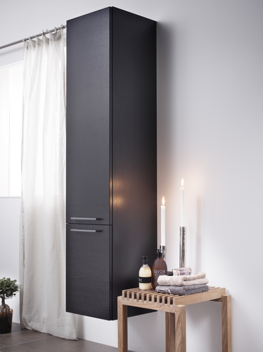 Artic højskab 35 cm, sort eg - Vendbare låger til højre- eller venstremontering
Ophængningssystem, der nemt og hurtigt kan monteres på væggen og justeres til den korrekte position
Fremstillet i materialer klassificeret til badeværelser og fugtige miljøer
