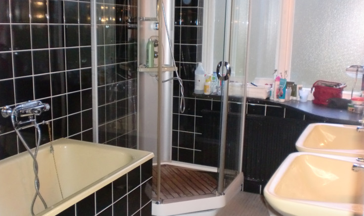 Bathroom before renovation - Gustavsberg